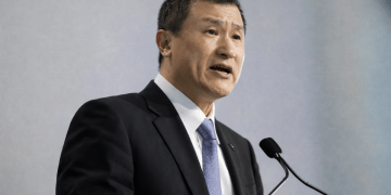 ‘Chinese Warren Buffett’ has stakes in these 3 stocks: should you buy too?