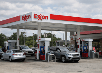 ExxonMobil stock slips as oil falls, but rally may not be over yet