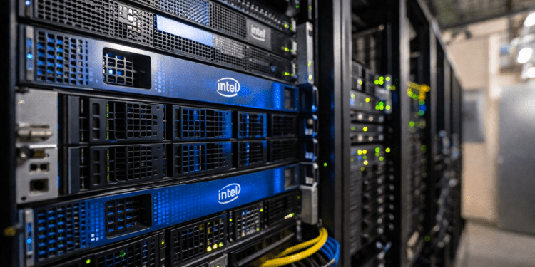 Intel stock continues its surge; is valuation too expensive?