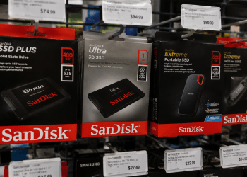 SanDisk stock slips: why this analyst still sees a 50% upside