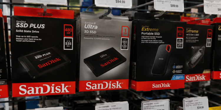 SanDisk stock slips: why this analyst still sees a 50% upside