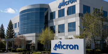 Micron stock falls on Tuesday: Why analysts still see gains ahead