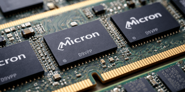 Micron stock extends decline despite Trump’s praise and bullish analyst views